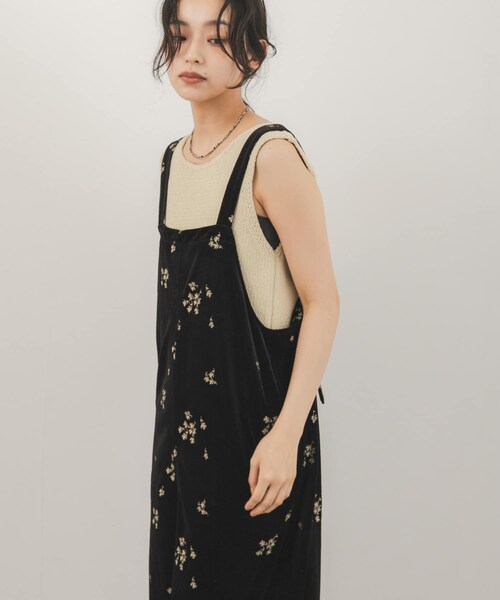 KBF（ケイビーエフ）の「ベロアサロペット（つなぎ/オールインワン・レディース・BLACK/BLACK刺繍/NAVY刺繍・One）」の6枚目の写真