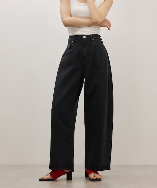ADAM ET ROPE'(アダムエロペ)の「【NEEDBY for ADAM ET ROPE'】別注 ANGIE(デニムパンツ・レディース・ブラック/ブルー・23/24/25/26)」の1枚目の写真
