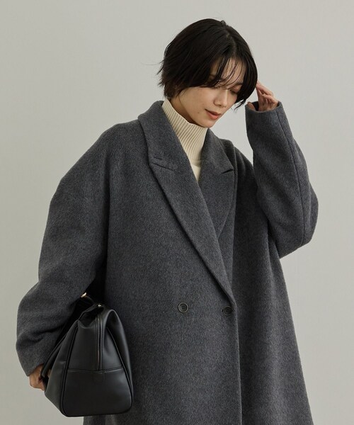 ADAM ET ROPE'(アダムエロペ)の「MTR アルパカシャギーロングコート / 軽量(チェスターコート・レディース・チャコール/キャメル・F)」の6枚目の写真
