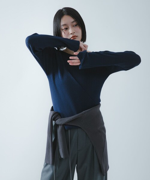 SENSE OF PLACE by URBAN RESEARCH(センスオブプレイスバイアーバンリサーチ)の「『洗濯可/防花粉』SKINProofアシメヘムボートネックセーター(ニット/セーター・レディース・CHARCOAL/IVORY/NAVY/PINK・One)」の22枚目の写真