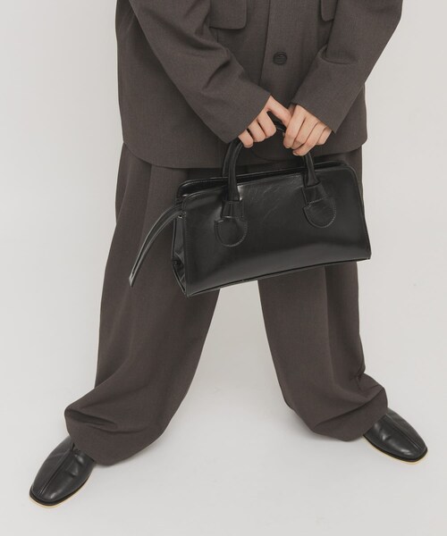 KBF（ケイビーエフ）の「ワイドデザインボストンBAG（ボストンバッグ・レディース・BLACK/D.BROWN・One）」の7枚目の写真