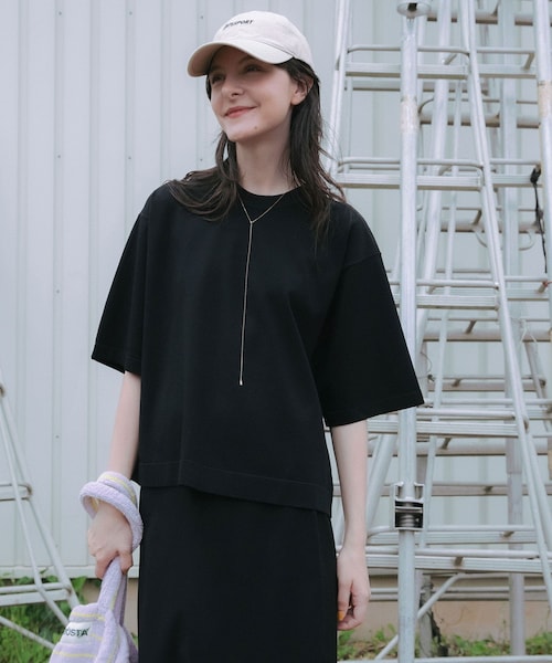URBAN RESEARCH(アーバンリサーチ)の「ドライタッチハイゲージニットTシャツ(Tシャツ/カットソー・レディース・BLACK/OFF・FREE)」の3枚目の写真