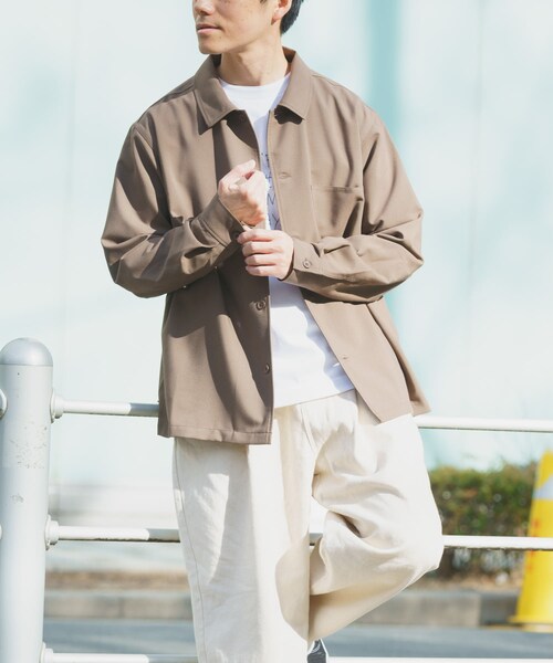ITEMS URBANRESEARCH（アイテムズ アーバンリサーチ）の「『撥水/防汚/接触冷感』多機能ダブルポケットシャツジャケット(楽着シリーズ)（テーラードジャケット・メンズ・CHA/NVY/BEG・M/L）」の15枚目の写真