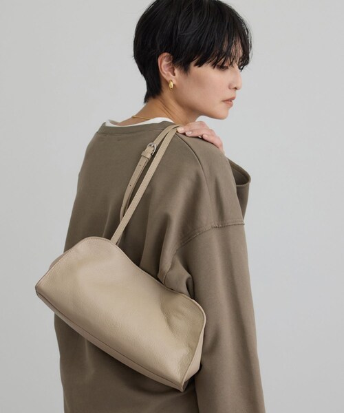 ADAM ET ROPE'(アダムエロペ)の「【W S(ドゥーブル)】ナチュラルレザーロングハンドルバッグ(ハンドバッグ・レディース・ブラック/ベージュ・F)」の10枚目の写真
