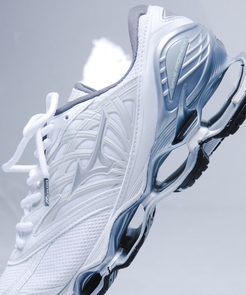 URBAN RESEARCH（アーバンリサーチ）の「Mizuno　WAVE PROPHECY LS（スニーカー・メンズ・Black/White S・26/26.5/27/27.5/28）」の4枚目の写真