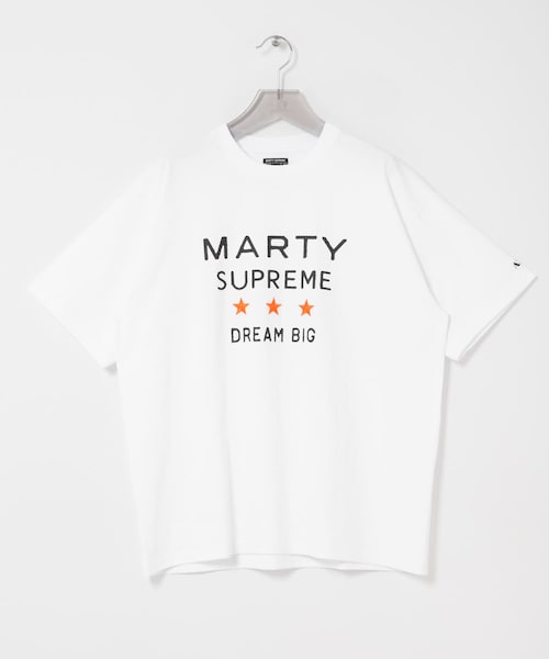 URBAN RESEARCH(アーバンリサーチ)の「URBAN RESEARCH×MARTY SUPREME×A24 SOLID 3STAR LOGO T-SHIRTS(Tシャツ/カットソー・メンズ・WHITE/BLACK/ORANGE・M/L/XL)」の1枚目の写真