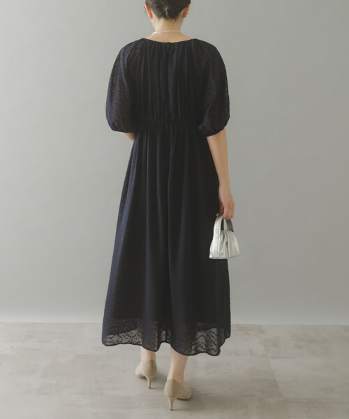URBAN RESEARCH ROSSO（アーバンリサーチロッソ）の「ジャガードギャザーパフドレス（ワンピース・レディース・BLUE/NAVY・FREE）」の6枚目の写真
