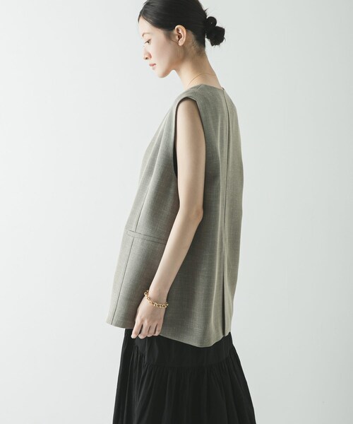URBAN RESEARCH（アーバンリサーチ）の「シアーメッシュノーカラージレ（ベスト・レディース・BEIGE/DK NAVY・Free）」の6枚目の写真