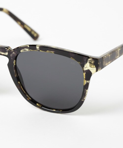 URBAN RESEARCH（アーバンリサーチ）の「A.Kjaerbede　BATE（メガネ・レディース・Champagne/Brown/Black/BK YLW/Smoke T-2・FREE）」の19枚目の写真