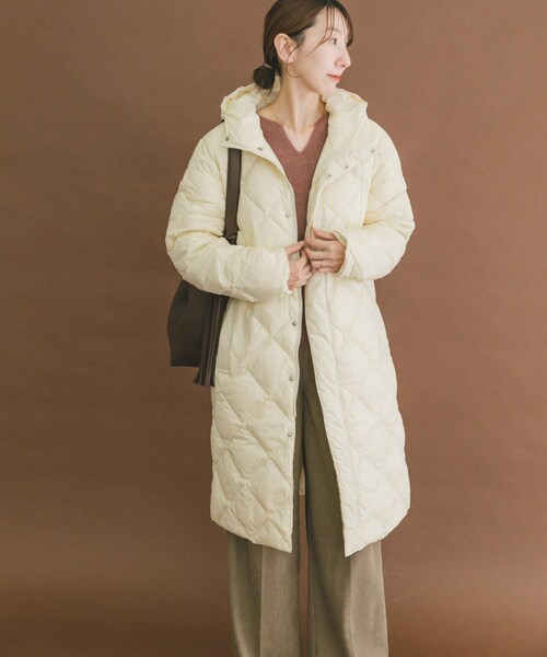 ITEMS URBANRESEARCH（アイテムズ アーバンリサーチ）の「TAION　HOOD LONG DOWN JACKET（その他アウター・レディース・BLK/OFF/D.CHOCO・M/L/XL）」の7枚目の写真