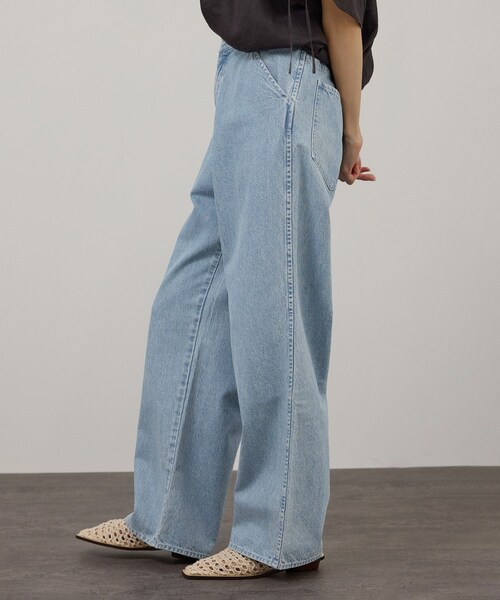 ADAM ET ROPE'(アダムエロペ)の「【KURO for SALON(クロ)】別注EASY TUCK DENIM LIGHT INDIGO / デニムパンツ(デニムパンツ・レディース・サックス・0/1)」の7枚目の写真