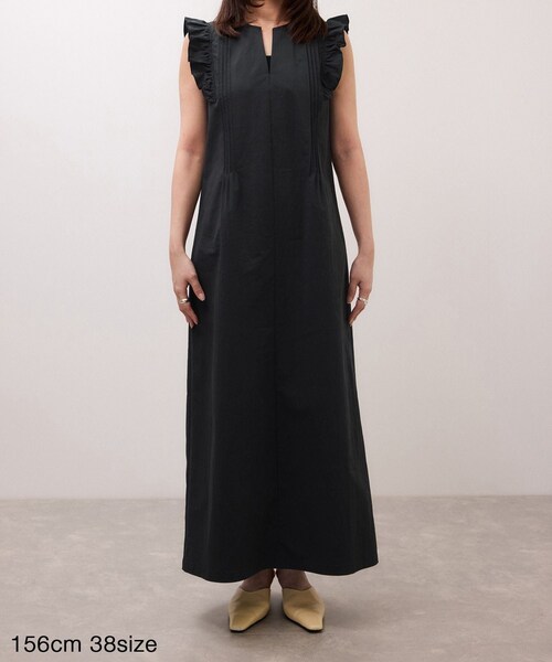 ADAM ET ROPE'（アダムエロペ）の「【WEB限定】フリルショルダーワンピース（ワンピース・レディース・ブラック/ベージュ・36/38）」の16枚目の写真