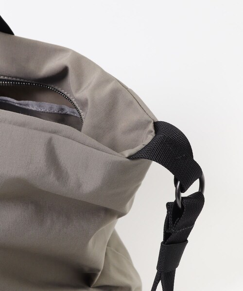 URBAN RESEARCH DOORS（アーバンリサーチドアーズ）の「STANDARD SUPPLY　FRONT POCKET SHOULDER（ショルダーバッグ・メンズ・BLACK/GREY/STEELGREY・one）」の8枚目の写真