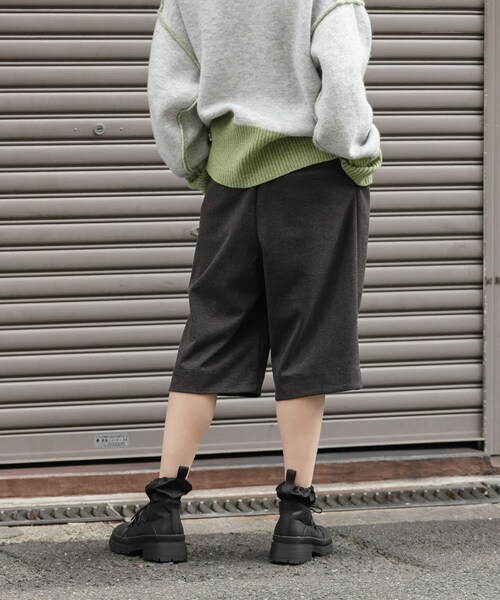 KBF（ケイビーエフ）の「タンクソールワークブーツ（ブーツ・レディース・BLACK/BEIGE・23.5/24/24.5）」の5枚目の写真