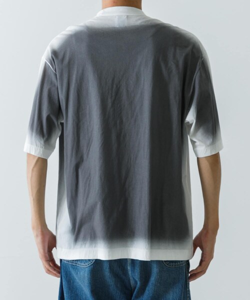 URBAN RESEARCH（アーバンリサーチ）の「GGG　Fade Print Crew-Neck Short-Sleeve T-shirts（Tシャツ/カットソー・メンズ・WHTxCHL/WHTxECR・M/L）」の12枚目の写真