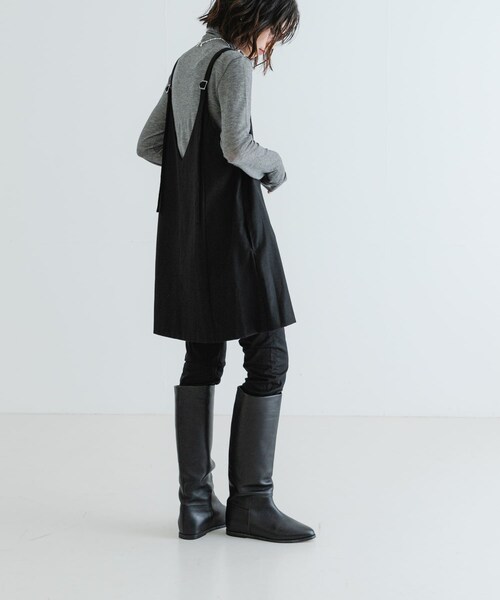 URBAN RESEARCH(アーバンリサーチ)の「スクエアネックミニジャンパーワンピース(ワンピース・レディース・BLACK/CHARCOAL・FREE)」の7枚目の写真