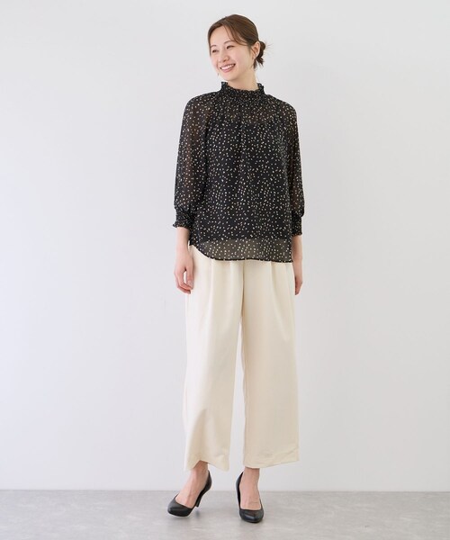 Jayro(ジャイロ)の「シャーリングブラウス(シャツ/ブラウス・レディース・ブラック系/グレー/キナリ系/ブラウン系・M)」の14枚目の写真