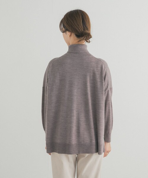 URBAN RESEARCH DOORS（アーバンリサーチドアーズ）の「ウォッシャブルウールタートルネックワイドプルオーバー（ニット/セーター・レディース・杢MOCHA/RED/GREEN/BROWN・M）」の15枚目の写真