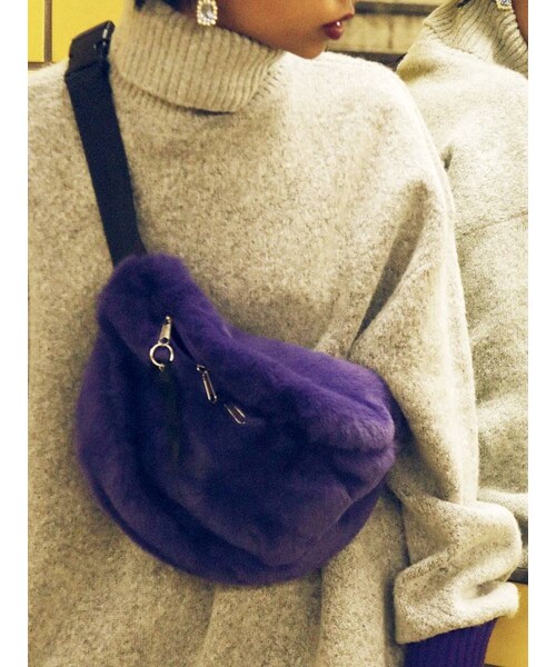 jouetie（ジュエティ）の「ファーウエストポーチ（ボディバッグ/ウエストポーチ・レディース・ピンク/ブラック/パープル・M/F）」の4枚目の写真