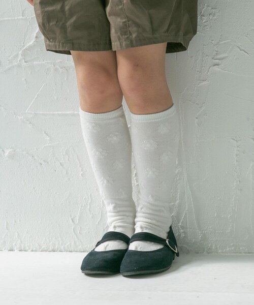 URBAN RESEARCH DOORS(アーバンリサーチドアーズ)の「フロート編みフラワーハイソックス(KIDS)(その他・キッズ・IVO×SAX/WHITE・16-18/19-21)」の9枚目の写真
