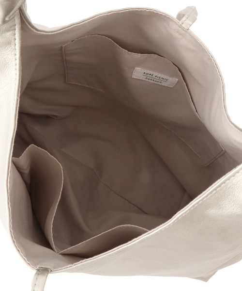 ROPE' PICNIC(ロペピクニック)の「洗えるバッグ シーンレスワンハンドルトートバッグ/A4対応・イージーケア(トートバッグ・レディース・ブラック/キナリ/シルバー系・F)」の14枚目の写真