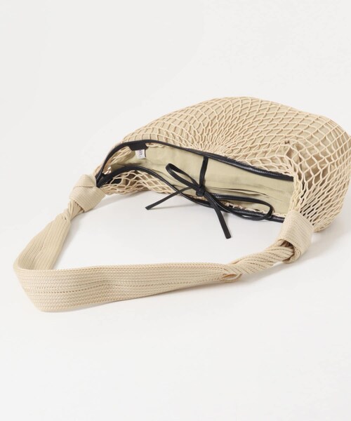 URBAN RESEARCH（アーバンリサーチ）の「LEMAIRE　CROISSANT FILT BAG（ショルダーバッグ・メンズ・L BE BG204・One）」の8枚目の写真