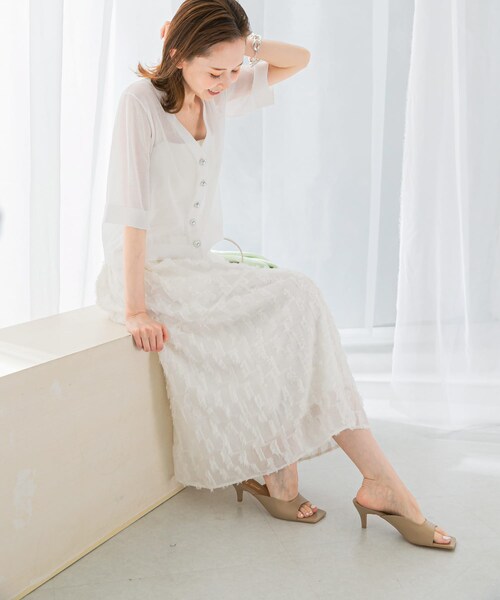 URBAN RESEARCH ROSSO（アーバンリサーチロッソ）の「デザインボタンシアーカーディガン（カーディガン/ボレロ・レディース・WHITE/BLUE・FREE）」の4枚目の写真