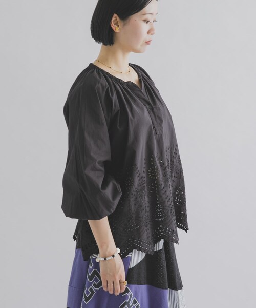 THE GOODLAND MARKET（ザグッドランドマーケット）の「FANAKA　チュニックブラウス（シャツ/ブラウス・レディース・WHITE/BLACK/BLUE・Free）」の12枚目の写真