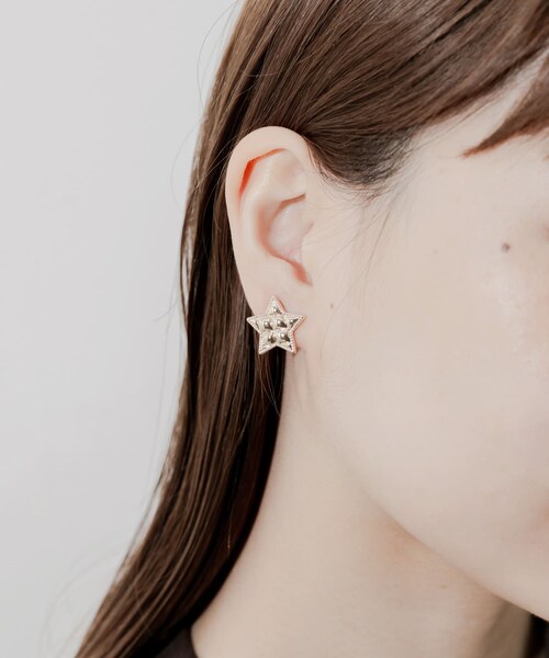 SMELLY（スメリー）の「メタルスターイヤリング（イヤリング・レディース・GLD・-）」の5枚目の写真