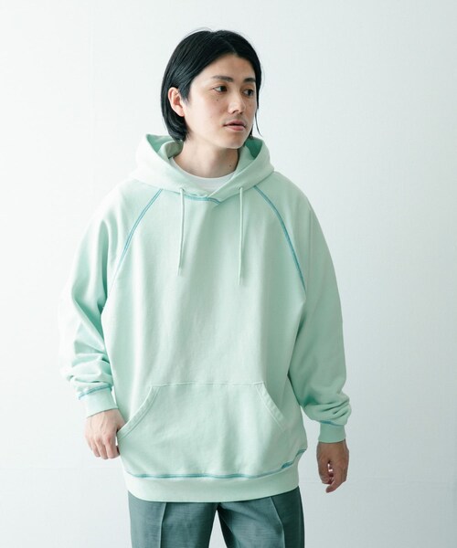 ITEMS URBANRESEARCH(アイテムズ アーバンリサーチ)の「SCREEN STARS 日焼け加工 カラースウェットパーカー(パーカー・メンズ・BLU/NTL/ORG/BLK・M/L)」の5枚目の写真