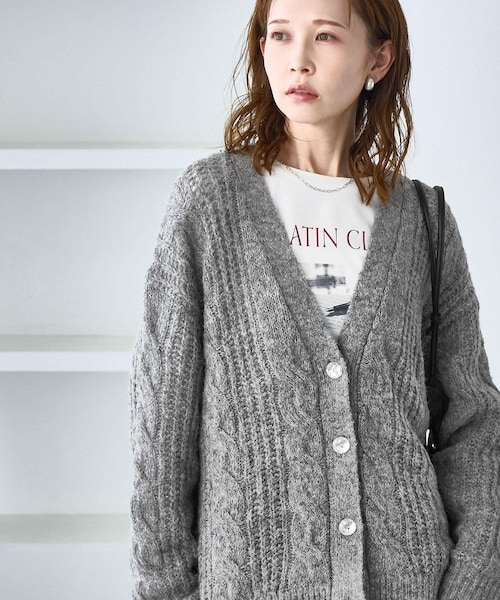 ROPE' PICNIC（ロペピクニック）の「ゆるケーブル編みVネックニットカーディガン（カーディガン/ボレロ・レディース・グレー/キナリ/ブルー系/ラベンダー・F）」の10枚目の写真