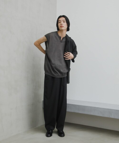 URBAN RESEARCH DOORS(アーバンリサーチドアーズ)の「Ramie High Gauge KnitVest(ベスト・メンズ・BROWN/CHARCOAL・M/L)」の7枚目の写真