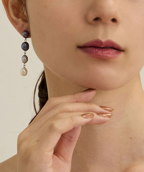 ROPE'(ロペ)の「グラデーションパールピアス(ピアス(両耳用)・レディース・ブルー系・F)」の1枚目の写真