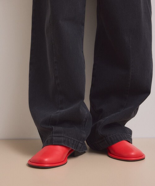 ADAM ET ROPE'(アダムエロペ)の「【WEB限定】2タックカーブデニムパンツ(デニムパンツ・レディース・ブラック/サックス・34/36/38)」の20枚目の写真