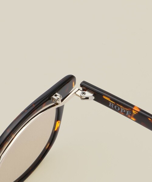 ROPE'（ロペ）の「ウェリントンフレームUVカットグラス/ケースセット（サングラス・レディース・ブラック/ダークブラウン・F）」の21枚目の写真