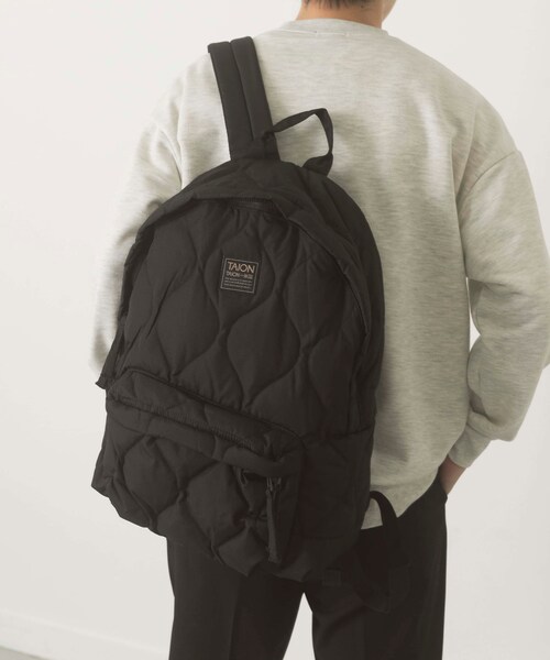 ITEMS URBANRESEARCH（アイテムズ アーバンリサーチ）の「TAION　Military Down Back Pack（バックパック/リュック・メンズ・BLK/D.KHK/PAINT CAMO・-）」の5枚目の写真