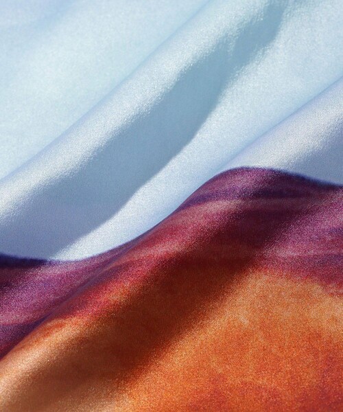 ADAM ET ROPE'(アダムエロペ)の「【PLATEAU STUDIO/プラトー スタジオ】Silk scarf-horse(バンダナ/スカーフ・メンズ・ブルー系・F)」の6枚目の写真