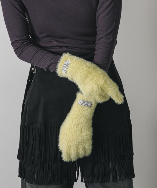 SENSE OF PLACE by URBAN RESEARCH(センスオブプレイスバイアーバンリサーチ)の「シャギーニットグローブ(ベルト・レディース・OFF WHITE/BLACK/YELLOW・one)」の18枚目の写真