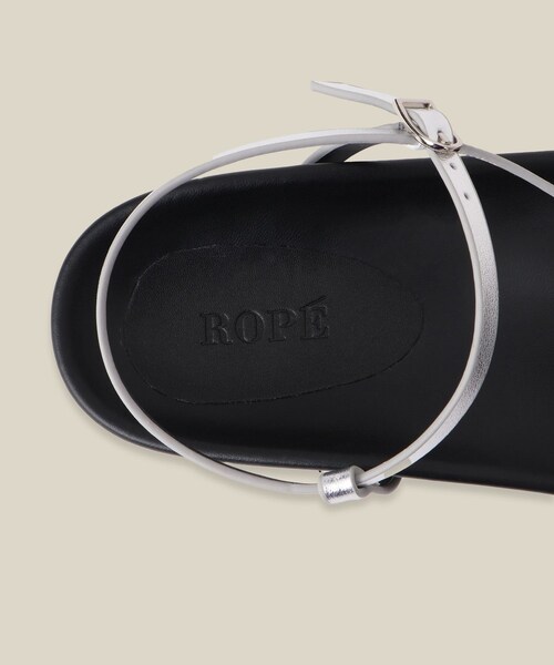ROPE'（ロペ）の「スプリットレザーナローベルトサンダル（サンダル・レディース・ブラック/シルバー・36/37/38）」の13枚目の写真