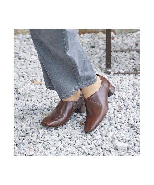 ing(イング)の「イング ing 【WEB限定】【サスティナブルシリーズ】甲深デザインパンプス (ブーツ・レディース・BL/DBR・225/22.5cm/230/23cm/235/23.5cm/240/24cm/245/24.5cm)」の7枚目の写真