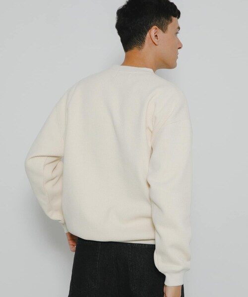 URBAN RESEARCH Sonny Label（アーバンリサーチサニーレーベル）の「裏起毛ワッフルリラックスフィットプルオーバー（Tシャツ/カットソー・メンズ・オフ/チャコール/カーキ・M/L/XL）」の8枚目の写真