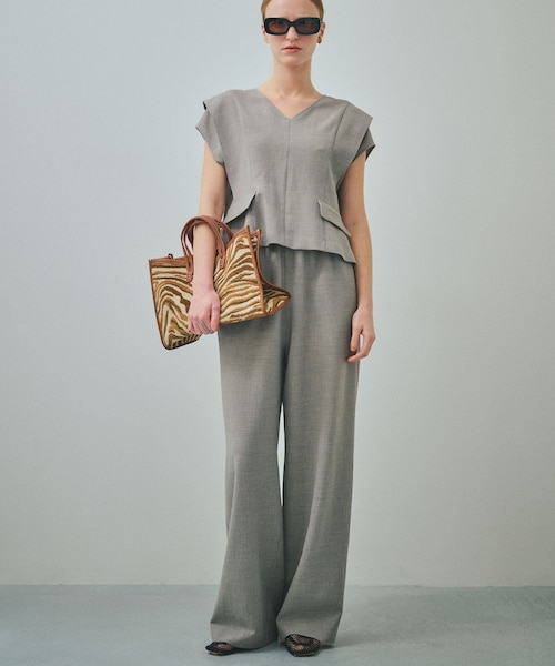 ROPE'（ロペ）の「【一部店舗限定】【REALM（レルム）】V-NECK BLOUSE｜セットアップブラウス　26SS（シャツ/ブラウス・レディース・グレー・38）」の11枚目の写真