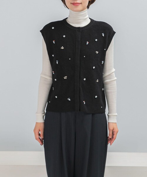 URBAN RESEARCH ROSSO（アーバンリサーチロッソ）の「ビジューニットベスト（ニット/セーター・レディース・BLACK・FREE）」の7枚目の写真