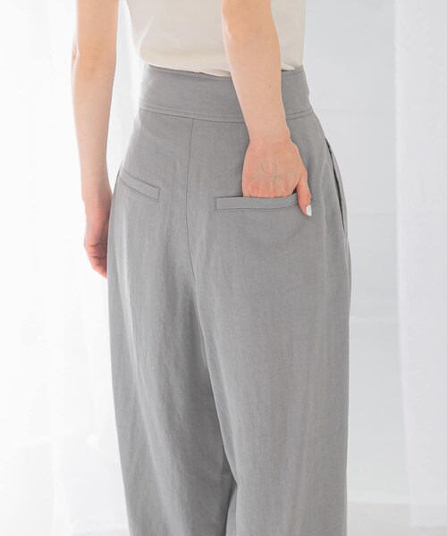 URBAN RESEARCH ROSSO（アーバンリサーチロッソ）の「ライトタックパンツ（その他パンツ・レディース・L.GRAY/OFF WHITE・36/38）」の18枚目の写真