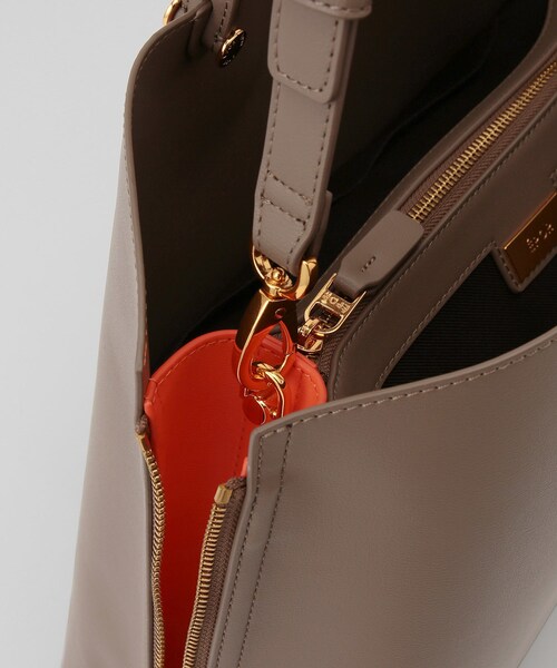 ROPE'（ロペ）の「【E'POR】【A4対応】Y BAG Medium+（トートバッグ・レディース・ブラック/ブラック系/ライトグレー/オフホワイト/ダークブラウン/ベージュ系/カーキ/ブラウン・F）」の15枚目の写真