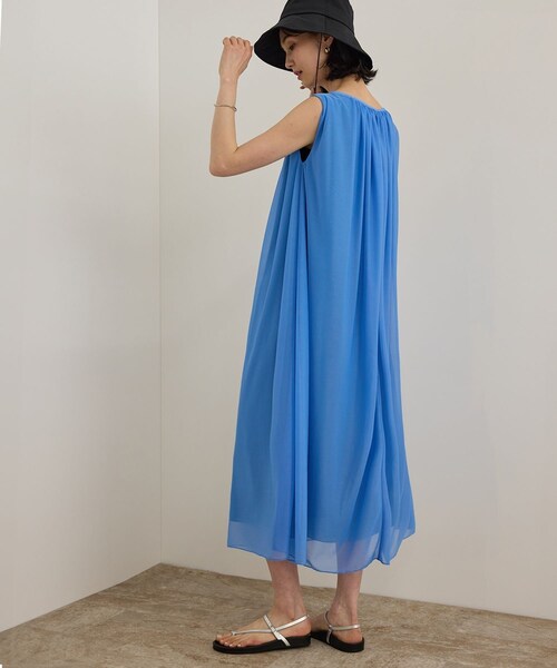 ROPE'（ロペ）の「【洗える・新色追加】ブライトネスヤーンギャザーワンピース（ワンピース・レディース・ブラック/ブラウン/ベージュ/ブルー/イエロー/ワイン/オレンジ・36/38）」の16枚目の写真