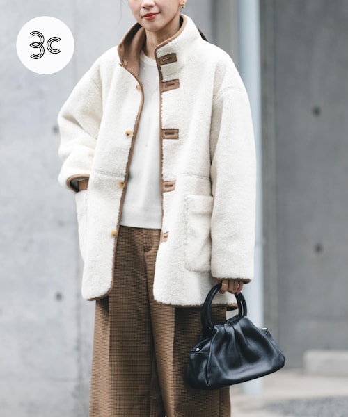 URBAN RESEARCH（アーバンリサーチ）の「ECOPELフェイクムートンリバーシブルコート（ムートンコート・レディース・IVO×CML/BRN×BRN/OFF×GREGE・Free）」の2枚目の写真