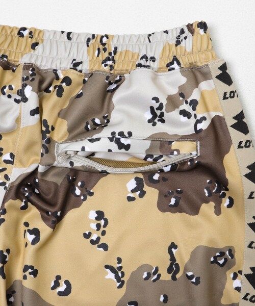 URBAN RESEARCH（アーバンリサーチ）の「LOTTO　LOGO TAPE TRACK PANTS（その他パンツ・メンズ・CAMO/BLACK・M/L/XL）」の18枚目の写真