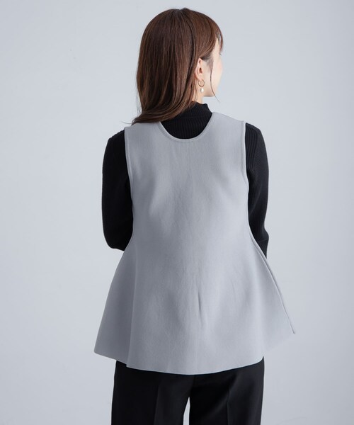 URBAN RESEARCH Sonny Label（アーバンリサーチサニーレーベル）の「『WEB限定』2WAYペプラムニットベスト（ニット/セーター・レディース・ベージュ/ライトグレー/ブラック・FREE）」の20枚目の写真