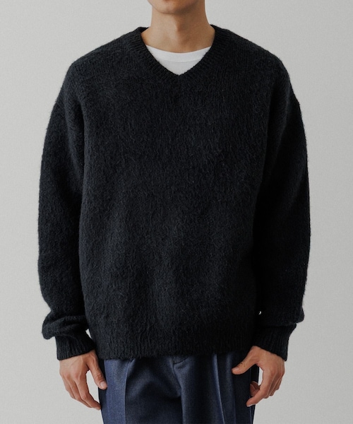 ADAM ET ROPE'（アダムエロペ）の「モヘアミックス オーバーサイズ Vネックニット（ニット/セーター・メンズ・ブラック/キャメル/レッド・L/M）」の19枚目の写真